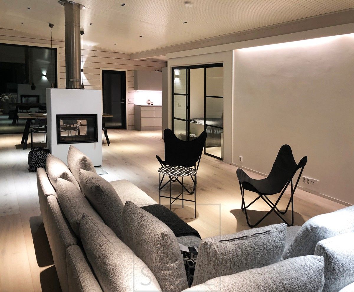 Beautiful indirect light in the living room. Led list mounted behind a decorative strip and illuminated from the wall downwards. Ledstore.fi